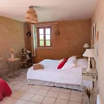 Pensión Saisonnée - Gîtes, Chambres et Table d'Hôtes 3*