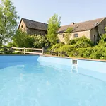 Πανσιόν Saisonnee - Gites, Et Table D'hotes 3*