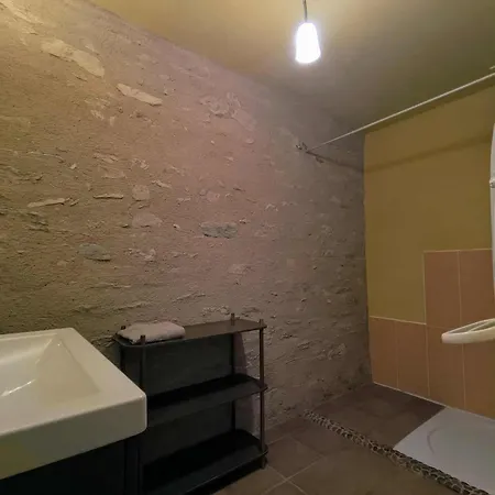 Saisonnee 招待所 3*